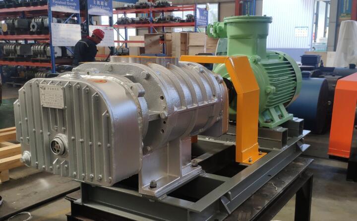 三葉羅茨鼓風(fēng)機.jpg 三葉羅茨鼓風(fēng)機